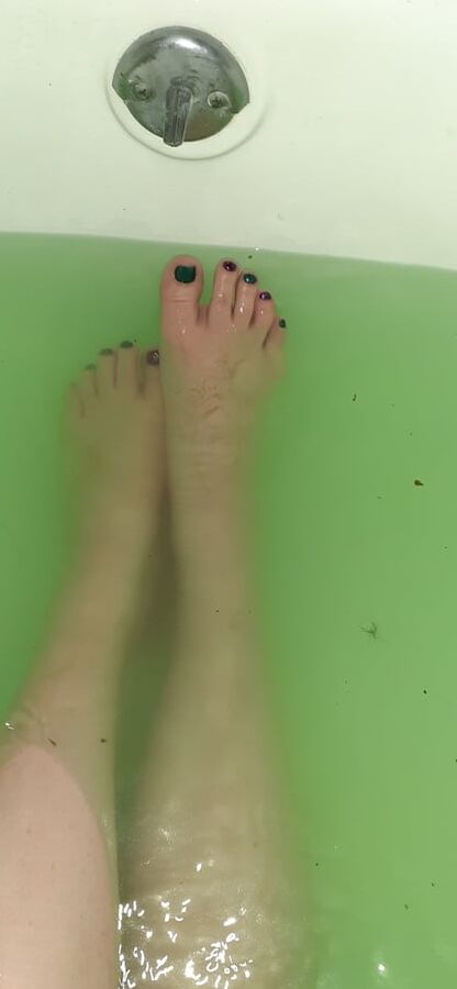 More feet love