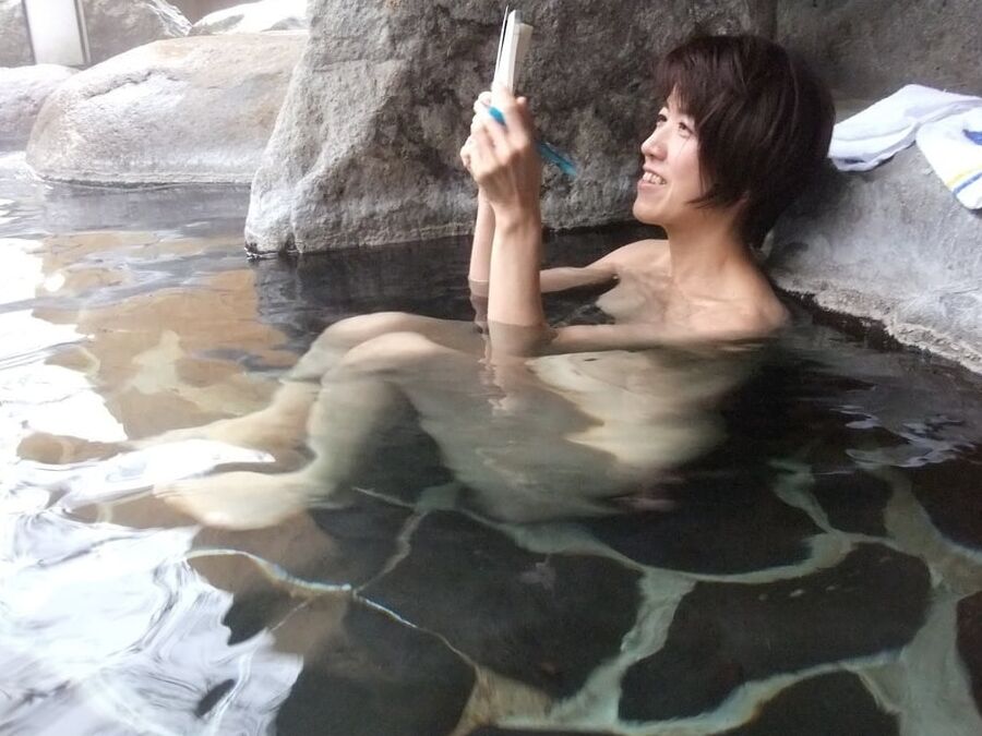 Japanese wife Shizuko outdoor bathing