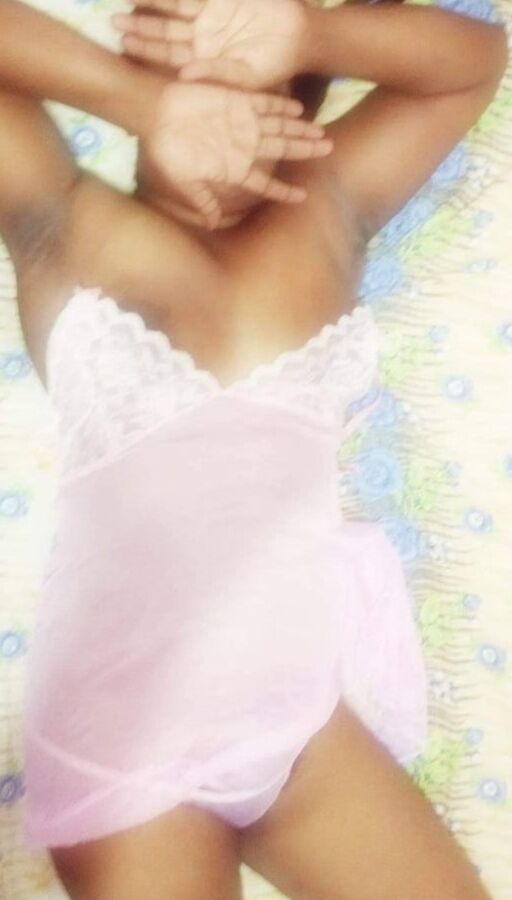 Sri Lankan Aunty In Pink Nighty