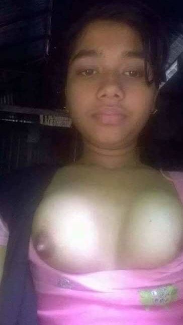 Safeena Boobs