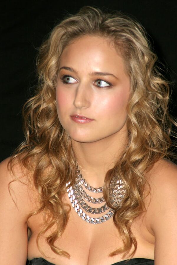 Leelee Sobieski