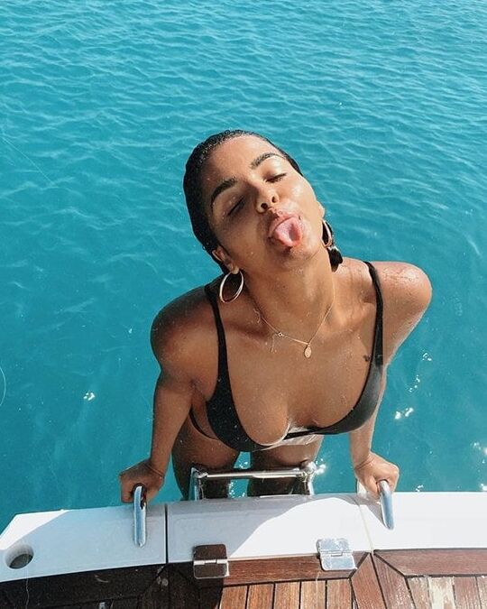 Model Julia Muniz
