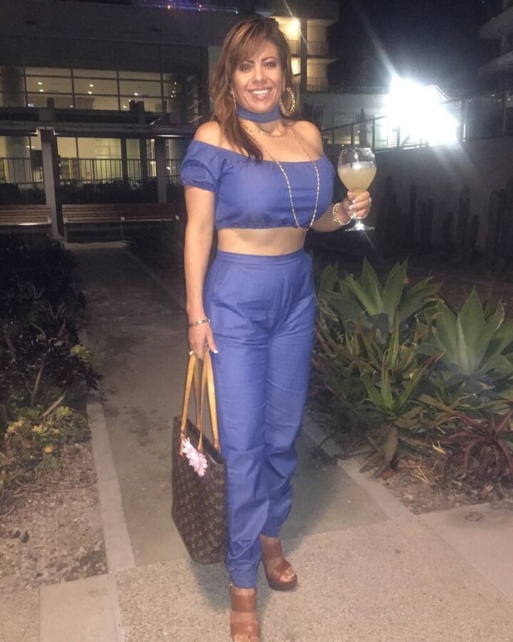 Latina milf