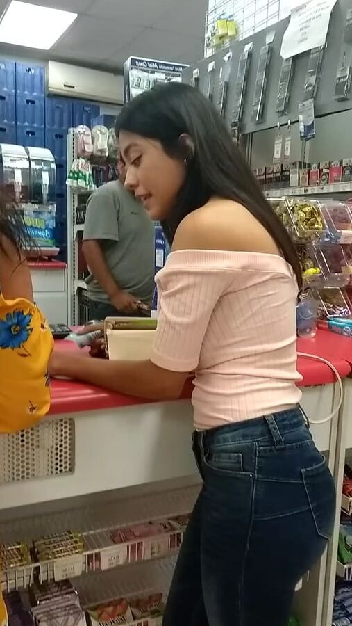 Chava buena en el oxxo