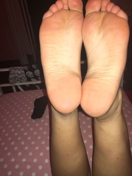 Arab feet soles beurettes pieds