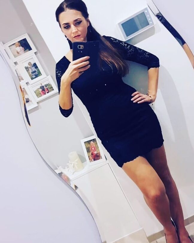 Real amateur mom Sara so hot