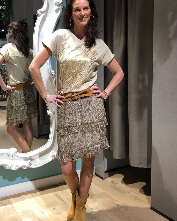 Dutch MILF fashionstore owner in our city
