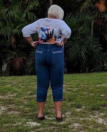 Miss Piggy wearing jeans