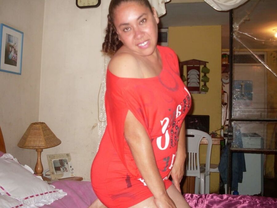 Delightfull Wife posing
