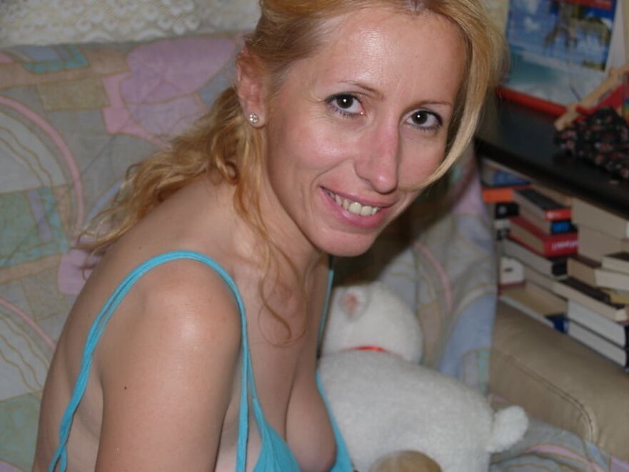 Exposed Slut Gloria - Mature MILF
