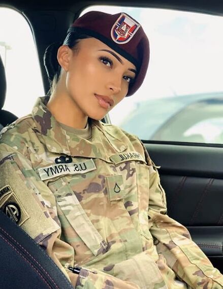 Support Our Troops: The Hottest Military Girls Ever!