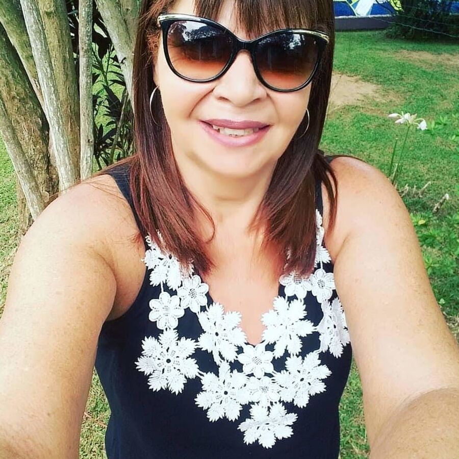 Michele (coroa gostosa anos)