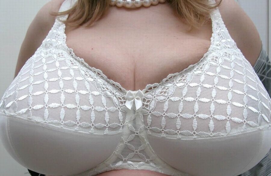 Mature tits in bra