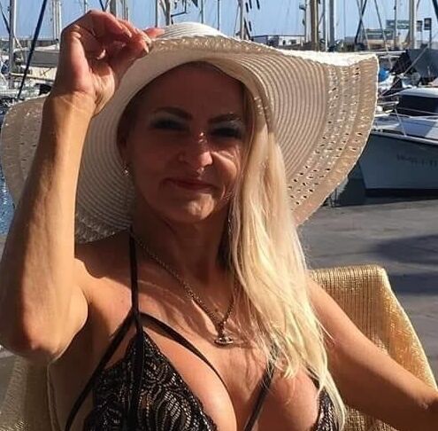 Mature Women in Bikinis (set )