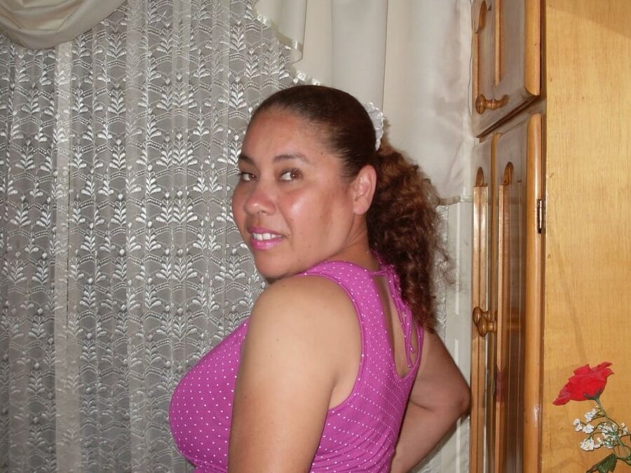 Delightfull Wife posing