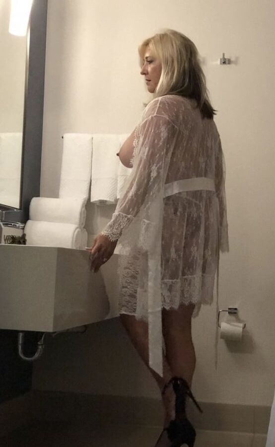 Chubby blonde mature