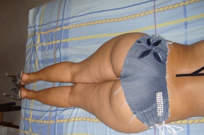 Fat ass Latina