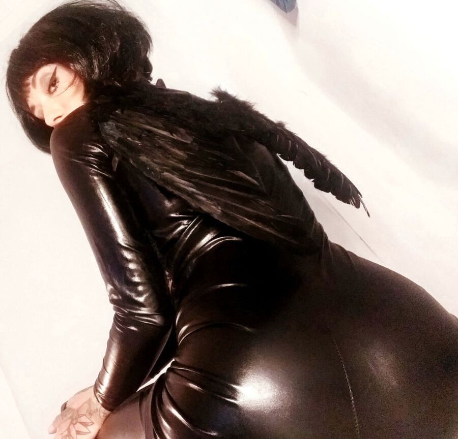 Sexy femdom kinkerbell