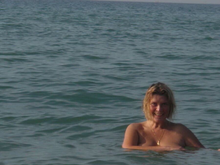 Amateur Image Sez