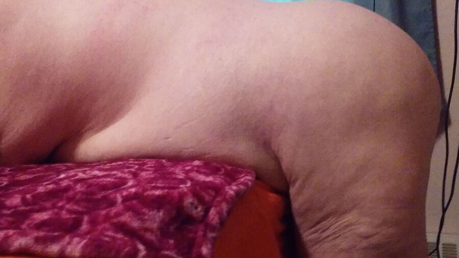 Siobhan showing her body again