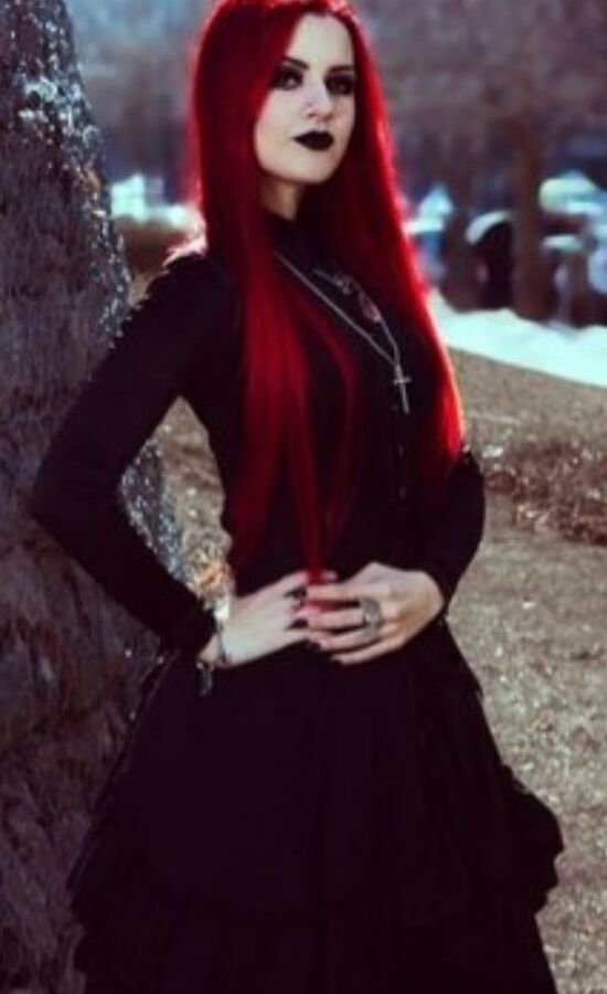 Beautiful dark-dark gothic beauties and love the dark