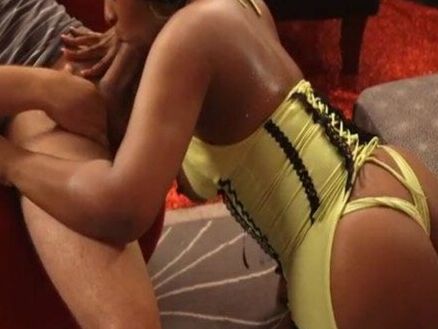 Curvy Pornstar - Layla Monroe