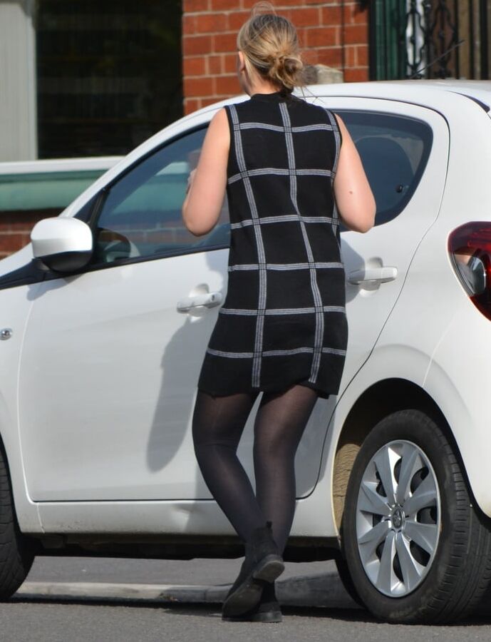 Street Pantyhose - Flabby Legged Brit in Flats