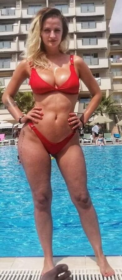 HOT MILF WITH BIG TITS AND HOT ASS