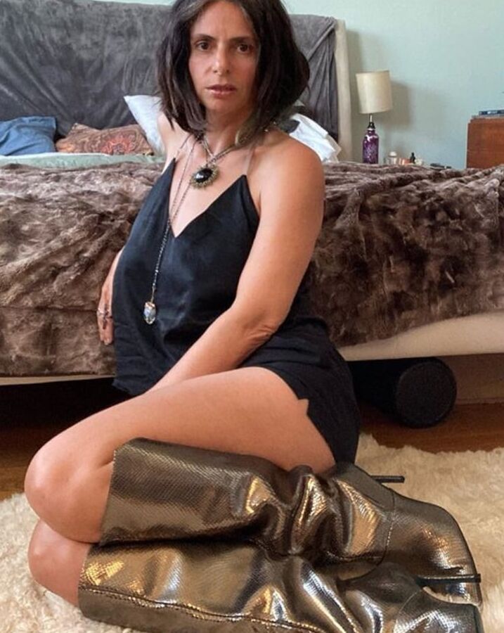 Milfs &amp; Gilfs wearing boots no. (Amy)