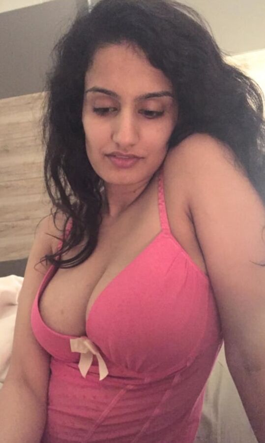 Arabian Muslim Wife