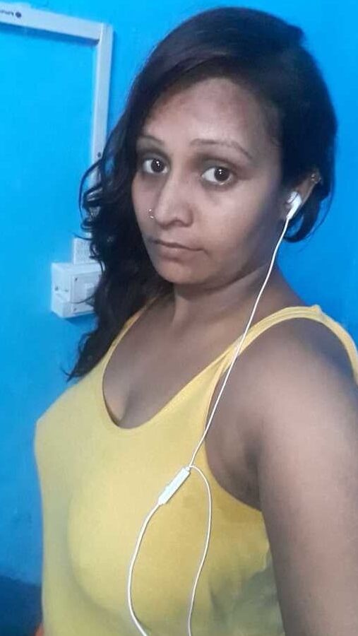 Bengali aunty nude selfie