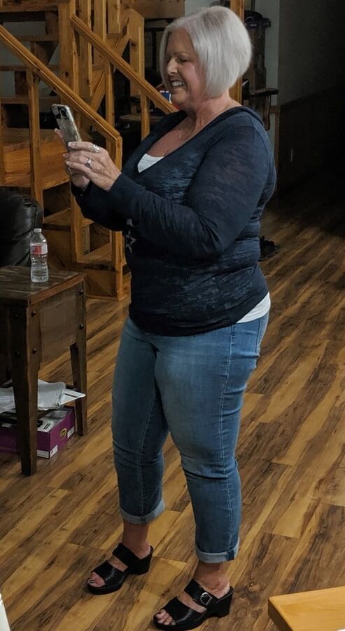 Miss Piggy wearing jeans