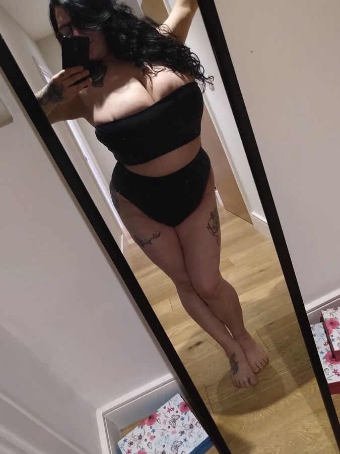 MISS Katie (UK) escort