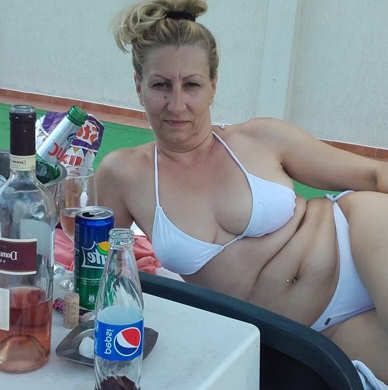ROU ROMANIAN MILFS SEX BOMB ROMANIAN MOM PART
