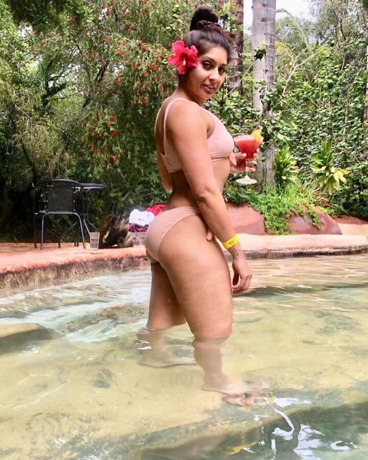 Horny indian milf aunty slut