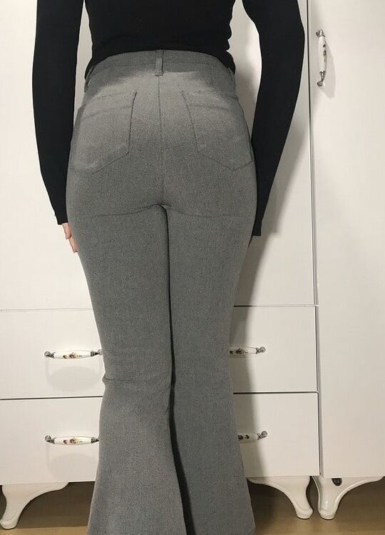 Turkish amateur women displaying her colothes