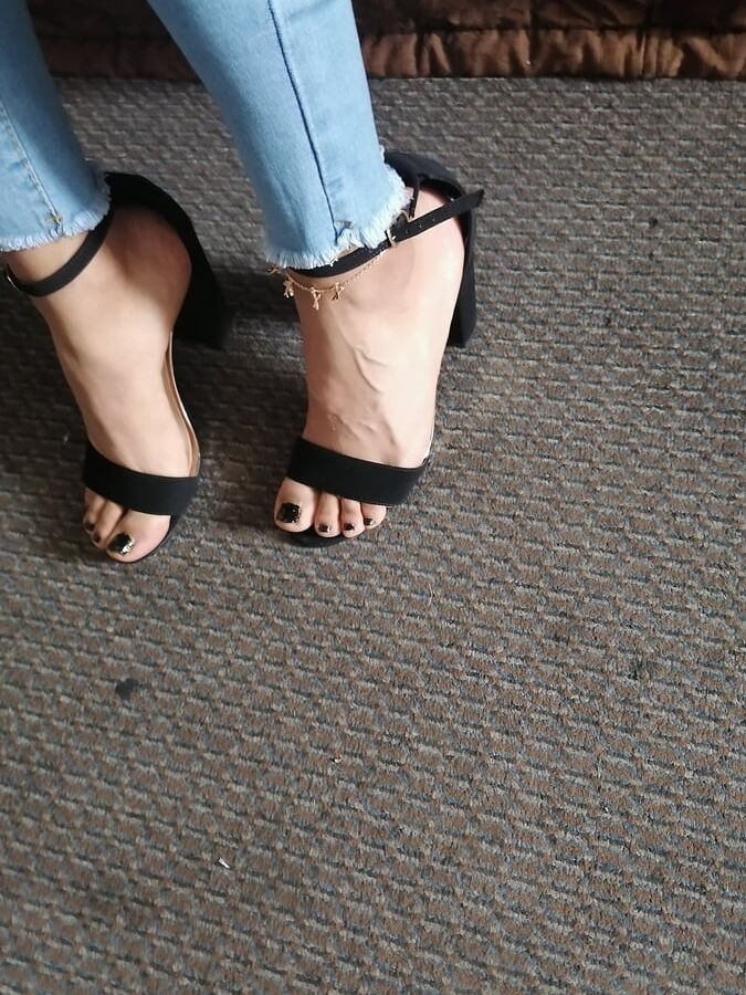 My sexy feet in heels