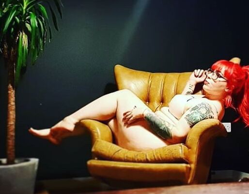 Thick and curvy tattoo pawg bbw sexy big ass