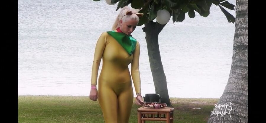 Carina Spack PuP Big Cellu Ass and Cameltoe