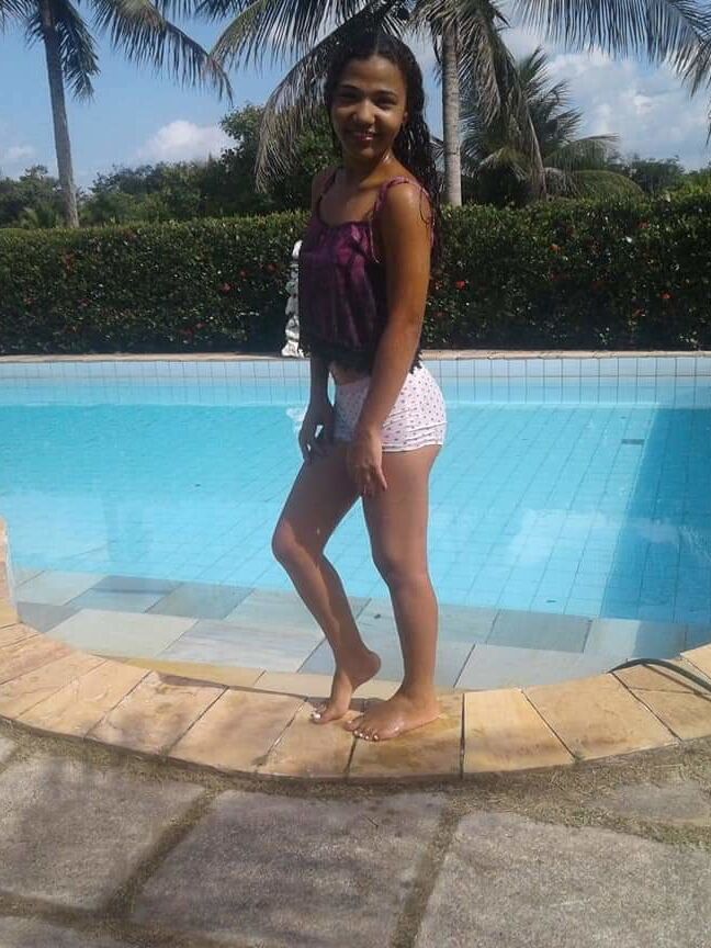 Rosy silva putinha para ser fudida