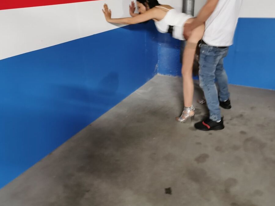 Real Slutwife Looking for Truck Driver