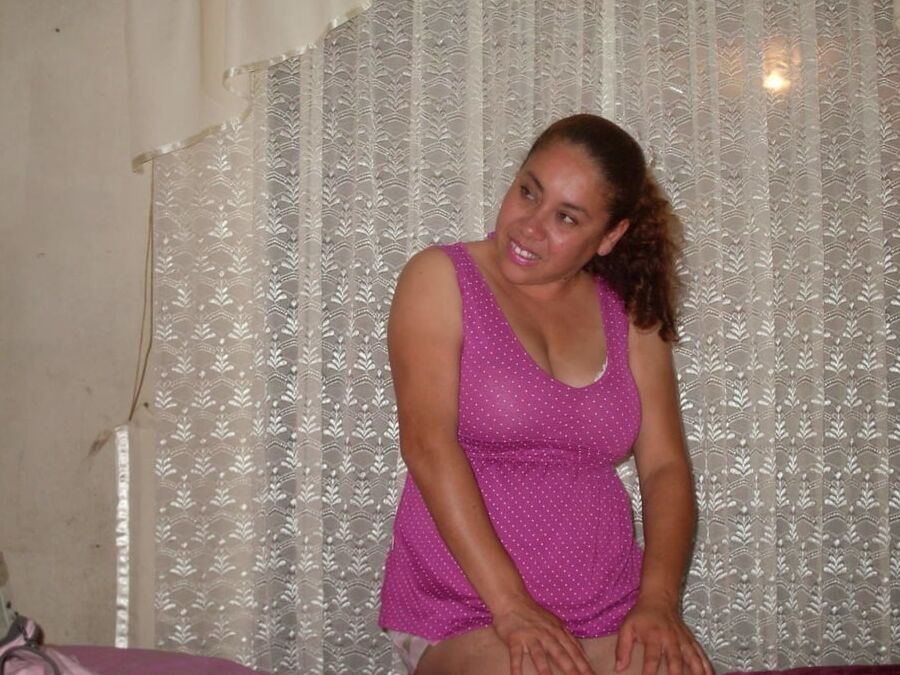 Delightfull Wife posing