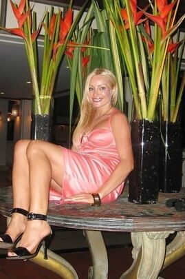 Dasha a stunning milf