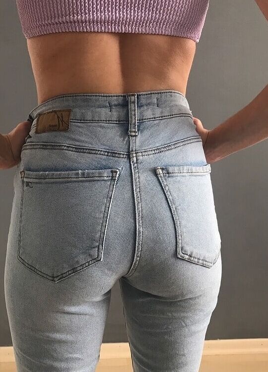 Turkish amateur women displaying her colothes