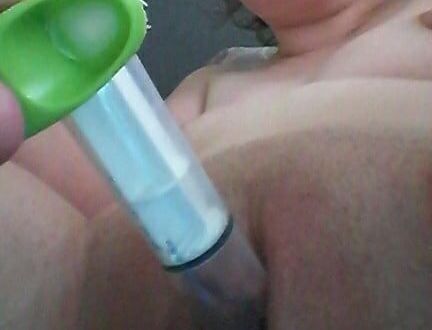 Clito pumping with seringue