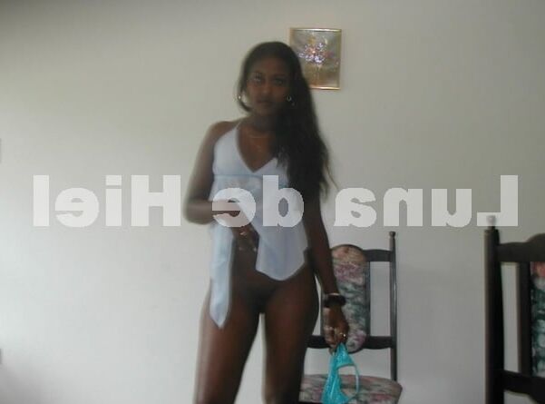 Sumisa Cubana.