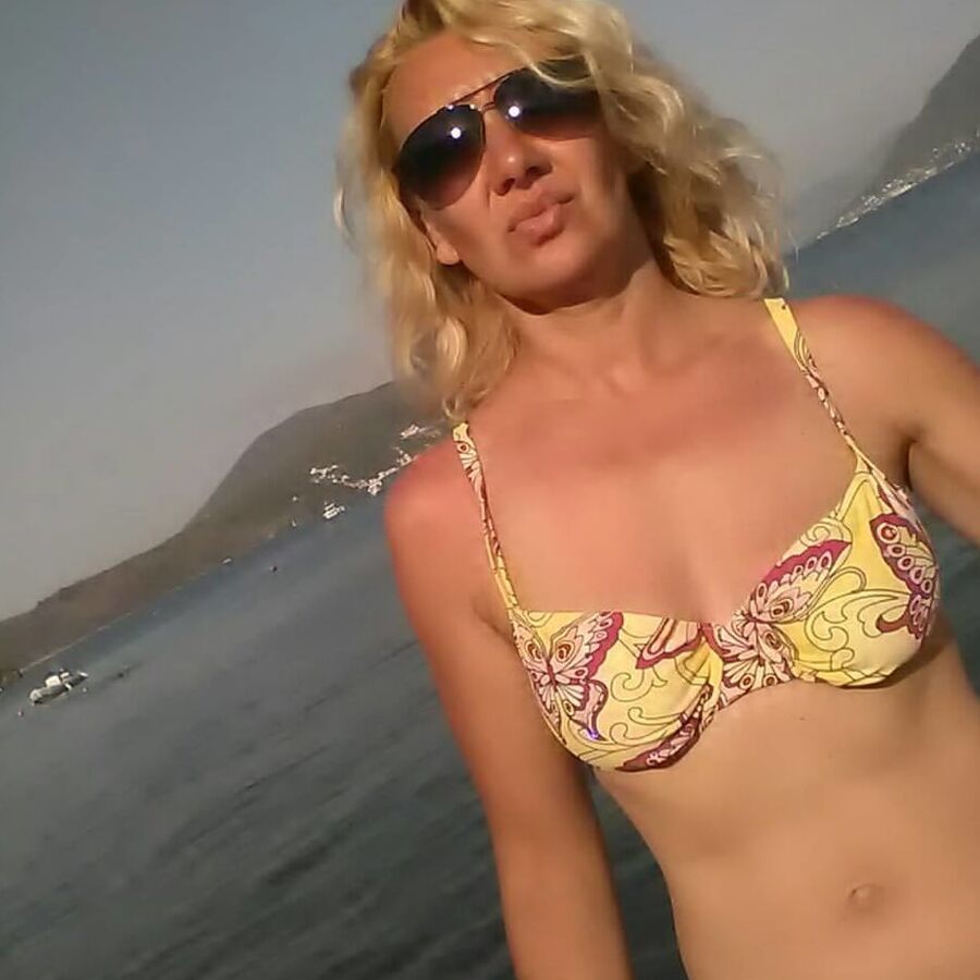 Serbian hot blonde mature mom beautiful ass Sanja Vukojevic