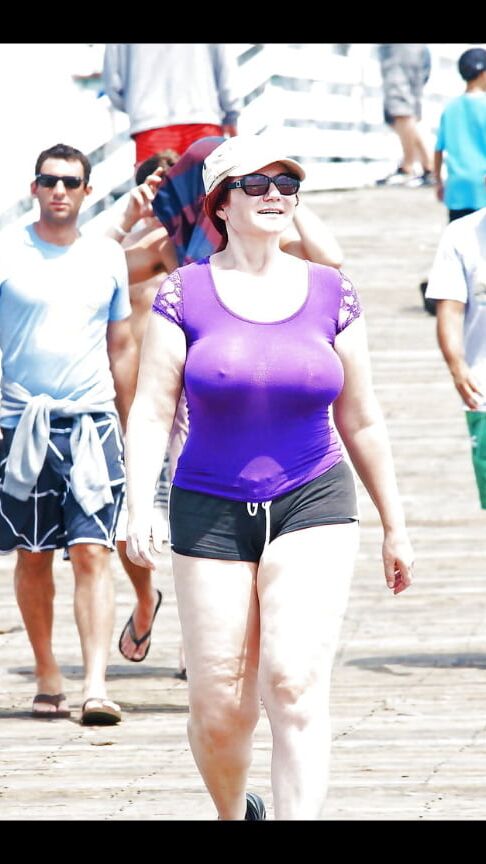 Maduras putas en la playa con transparencia para comentarios