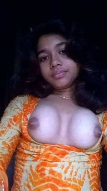 Safeena Boobs