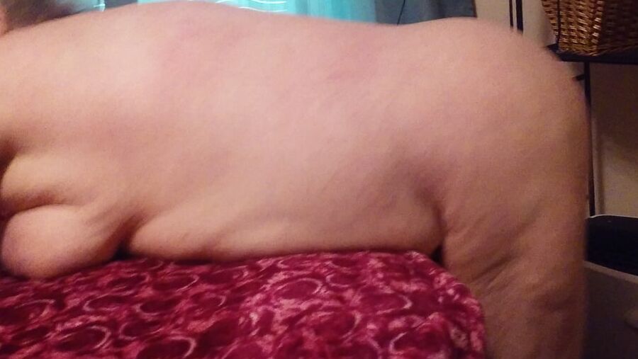 Siobhan showing her body again